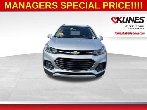 Used 2020 Chevrolet Trax LT w/ LT Convenience Package FWD image 12