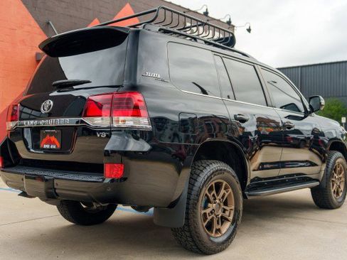 Used 2020 Toyota Land Cruiser Heritage Edition image 5