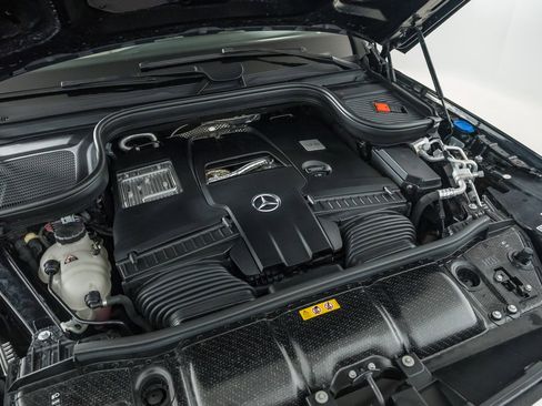 Used 2024 Mercedes-Benz GLS 580 4MATIC image 33