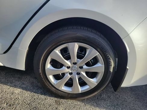 Used 2026 Toyota Corolla LE FWD image 5