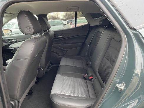 Used 2025 Chevrolet Trax LT image 24