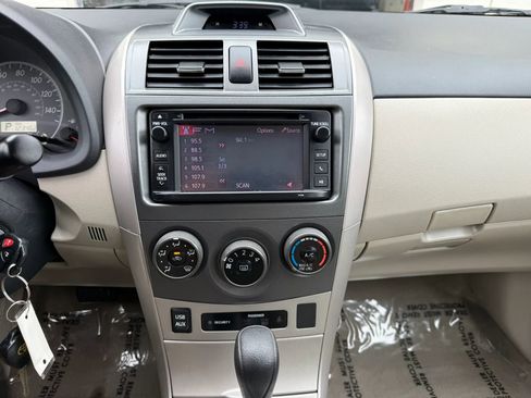 Used 2013 Toyota Corolla LE FWD image 28