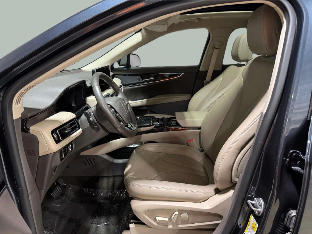 Certified 2023 Lincoln Nautilus Reserve AWD/4WD image 5
