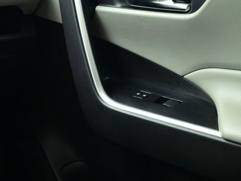 Used 2020 Toyota RAV4 XLE Premium image 14