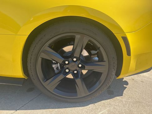 Used 2018 Chevrolet Camaro LT w/ RS Package image 8