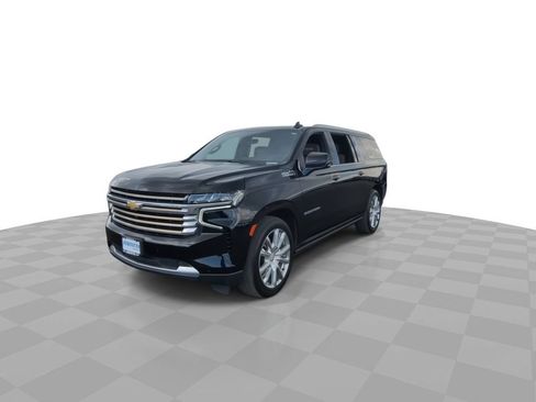 Used 2021 Chevrolet Suburban High Country RWD image 3
