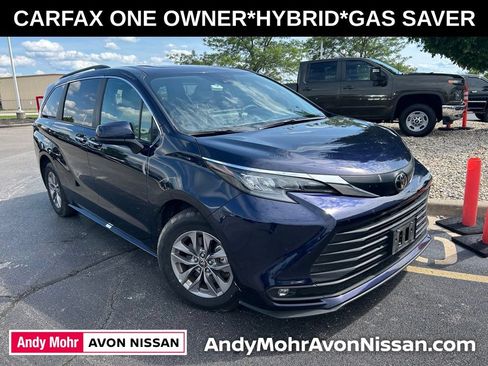 Used 2026 Toyota Sienna XLE FWD image 1
