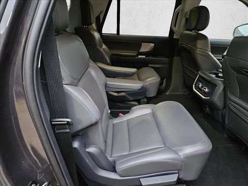 Used 2025 Ford Expedition Max Active AWD/4WD image 17