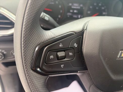 Used 2023 Chevrolet TrailBlazer LT FWD image 15