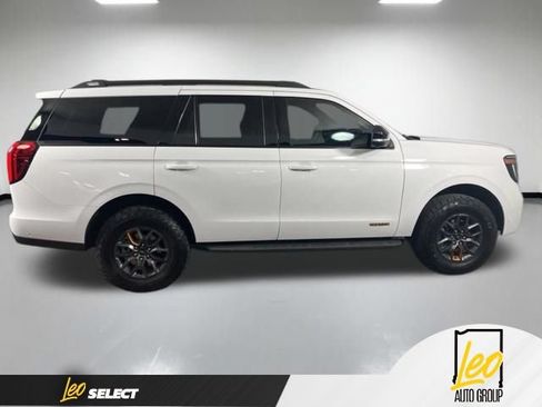 Used 2025 Ford Expedition Tremor AWD/4WD image 8