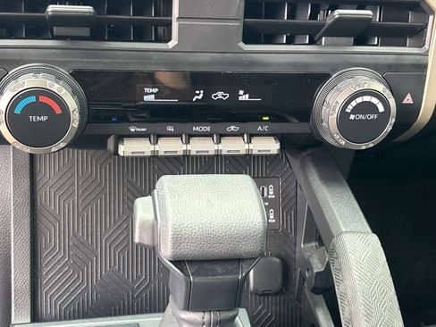 Used 2025 Toyota Tacoma SR5 AWD/4WD image 14