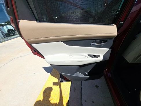 Used 2025 Nissan Murano Platinum w/ Cargo Package image 23