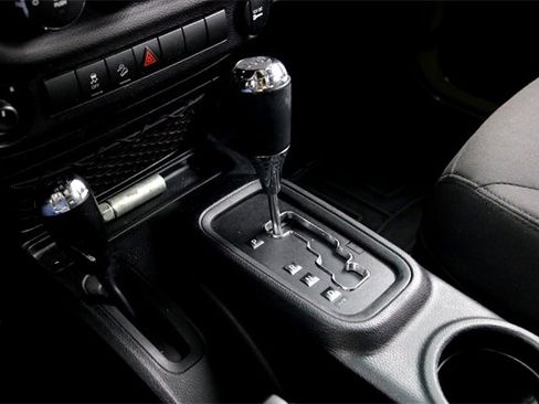 Used 2018 Jeep Wrangler Unlimited Sport S image 19