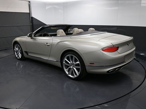 Used 2022 Bentley Continental GT image 33