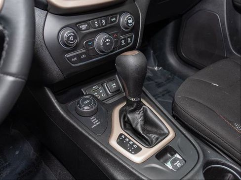 Used 2017 Jeep Cherokee 75th Anniversary AWD/4WD image 14