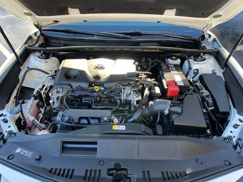 Used 2018 Toyota Camry LE image 20