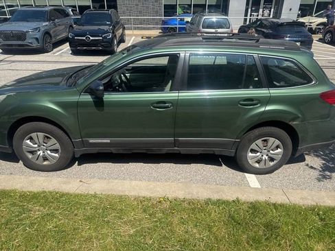 Used 2010 Subaru Outback 2.5i AWD/4WD image 3