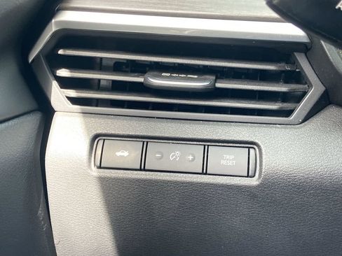 Used 2025 Nissan Altima 2.5 SV image 13