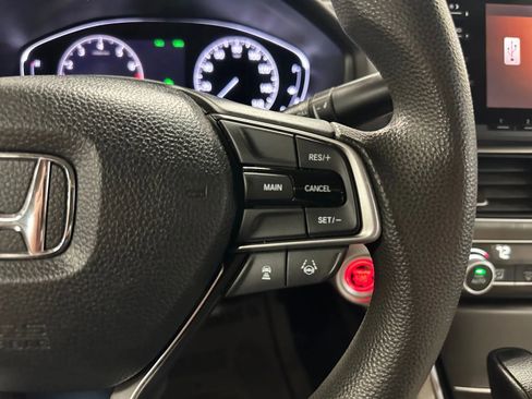 Used 2018 Honda Accord LX image 31