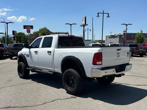 Used 2018 RAM 2500 Tradesman w/ Chrome Appearance Group AWD/4WD image 4