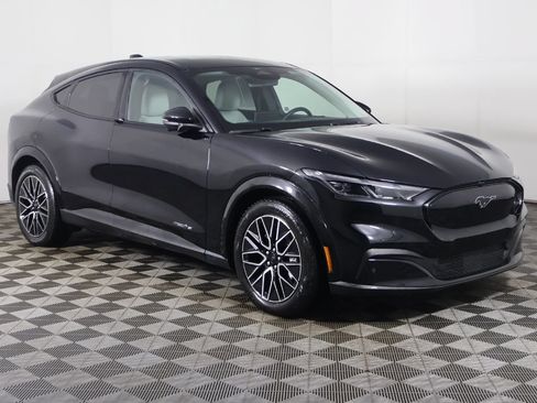 Used 2025 Ford Mustang Mach-E Premium RWD image 53