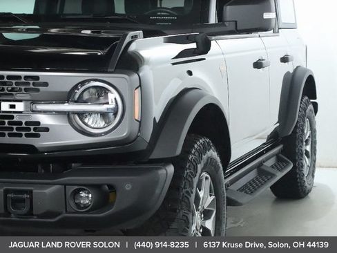 Used 2025 Ford Bronco Badlands AWD/4WD image 14