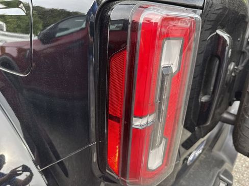 Used 2024 Ford Bronco Outer Banks AWD/4WD image 16
