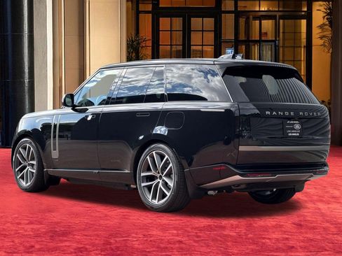 New 2026 Land Rover Range Rover SE AWD/4WD image 3