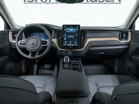 New 2026 Volvo XC60 B5 Plus w/ Protection Package Premier image 15