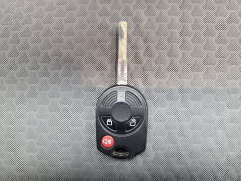 Used 2017 Ford Escape SE image 32