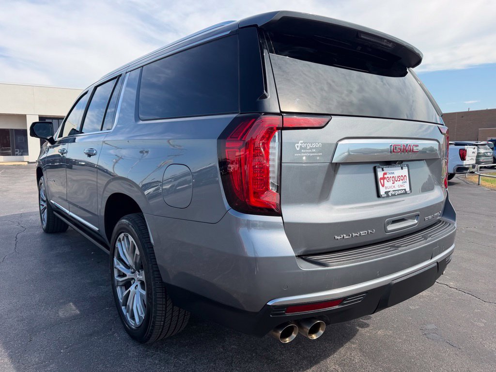 Used 2021 GMC Yukon XL Denali w/ Denali Premium Package AWD/4WD image 13