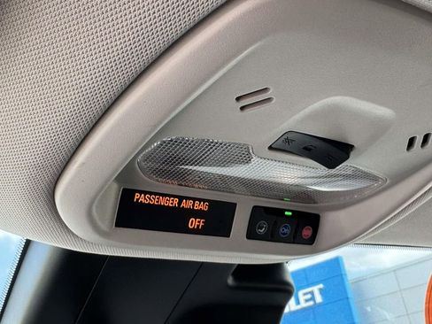 Used 2024 Chevrolet Trax LT FWD image 31