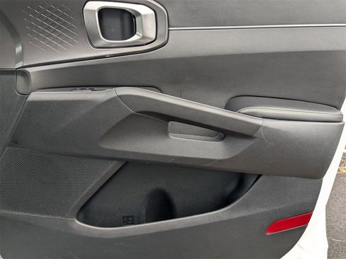 Used 2024 Kia Sorento S image 40