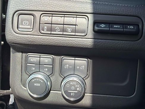Used 2023 GMC Yukon XL Denali AWD/4WD image 49