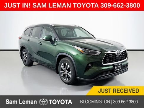 Used 2023 Toyota Highlander XLE AWD/4WD image 1