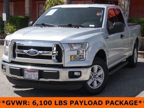 Used 2015 Ford F150 XLT w/ Trailer Tow Package RWD image 4