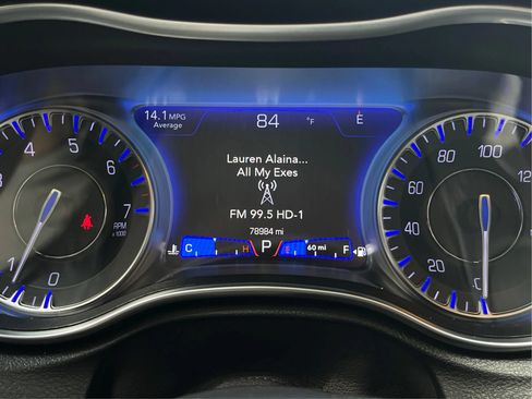 Used 2019 Chrysler 300 Touring w/ Sport Appearance Package RWD image 18