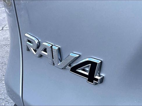 Used 2025 Toyota RAV4 Limited image 9