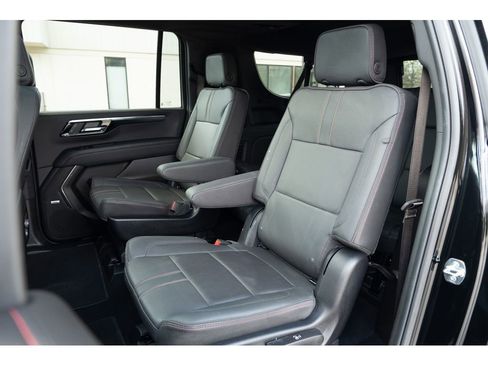 Used 2025 Chevrolet Suburban RST w/ Comfort Package image 12