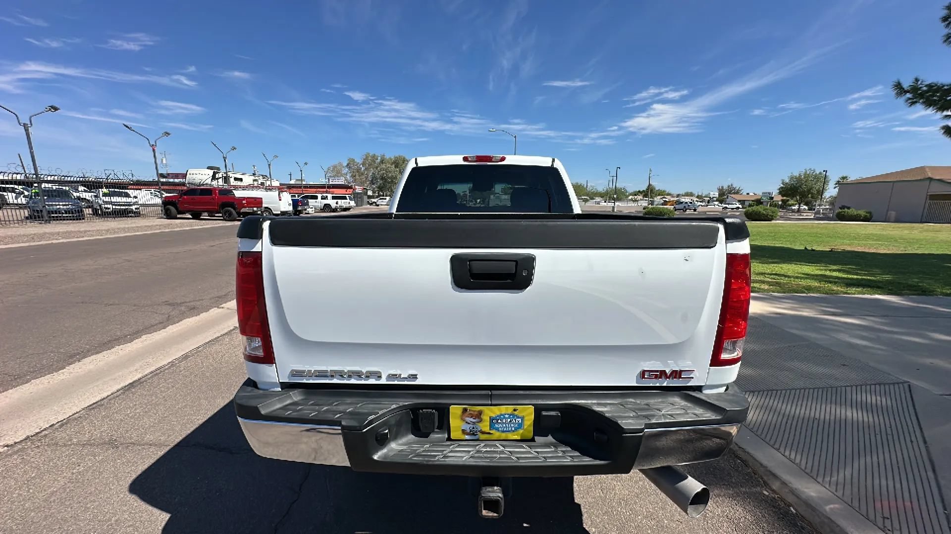 Used 2008 GMC Sierra 2500 SLE w/ Z71 Off-Road Package AWD/4WD image 3