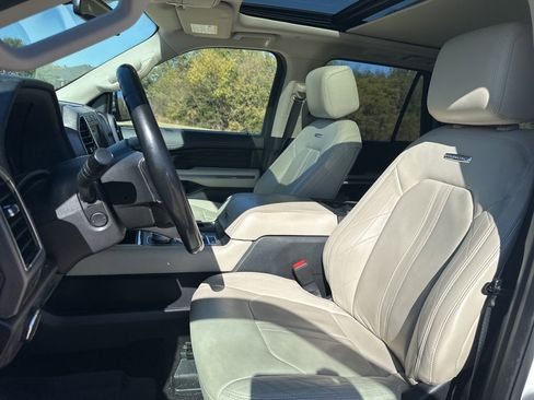 Used 2021 Ford Expedition Max Platinum image 5
