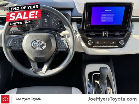 Used 2025 Toyota Corolla LE image 9