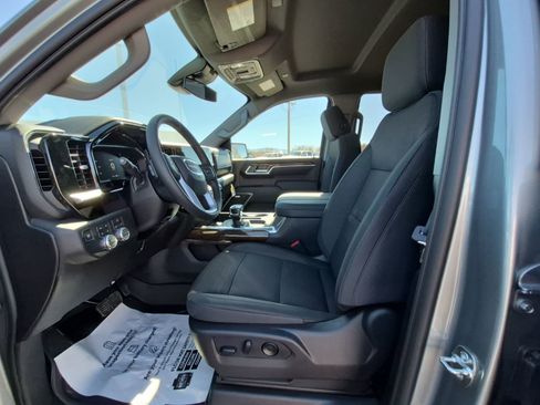 New 2026 GMC Sierra 1500 Elevation image 16