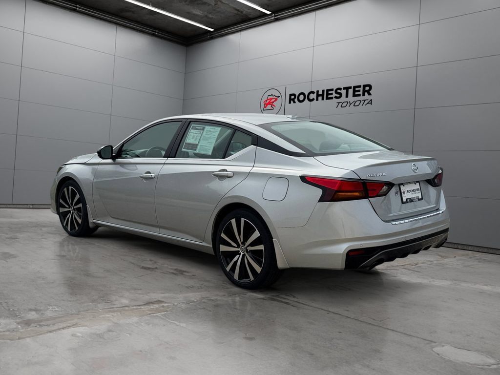 Used 2021 Nissan Altima 2.5 SR w/ SR Premium Package FWD image 3