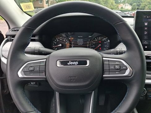 Used 2022 Jeep Compass Latitude w/ Convenience Group AWD/4WD image 19