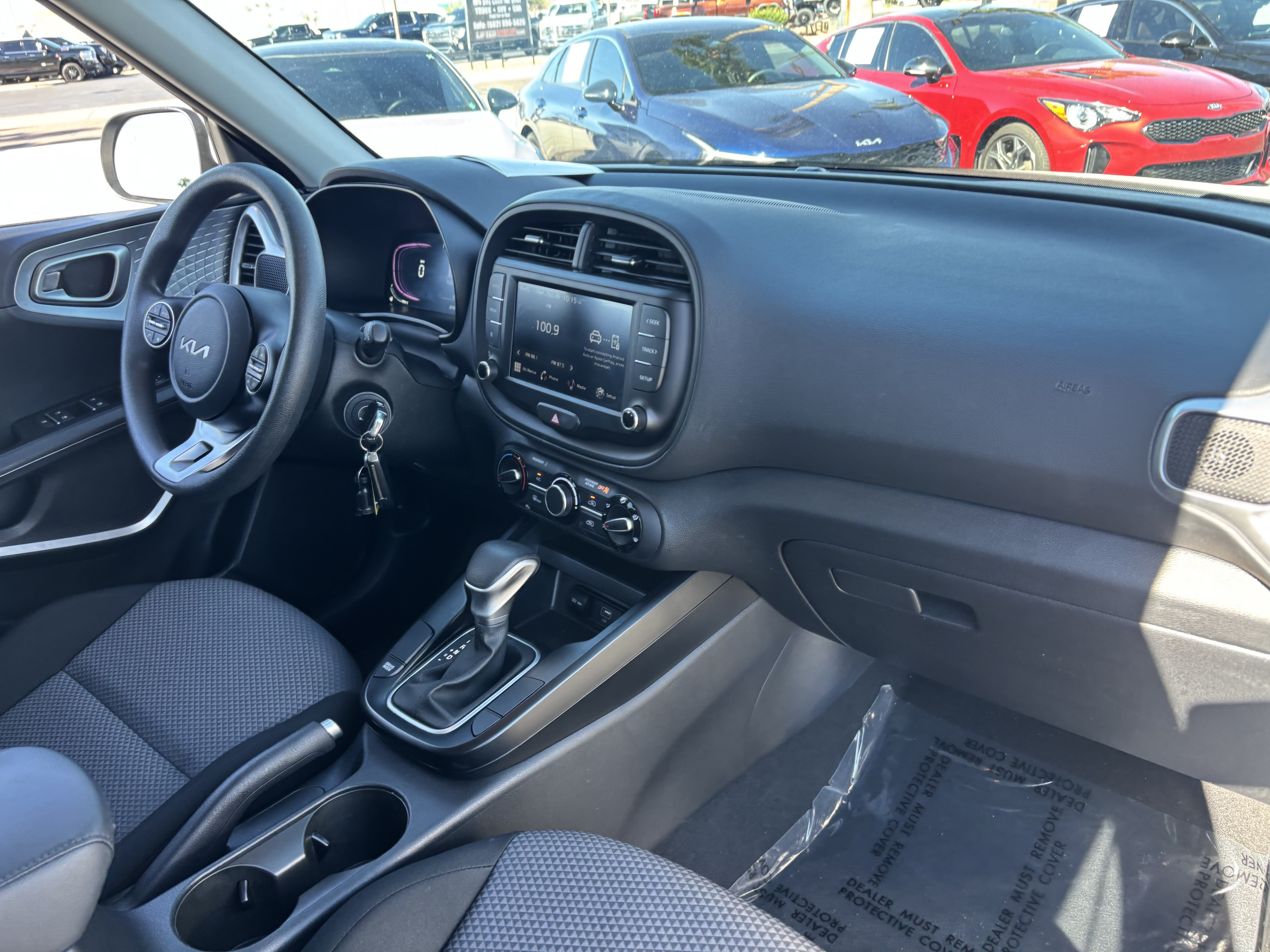 Certified 2025 Kia Soul LX w/ LX Technology Package FWD image 10