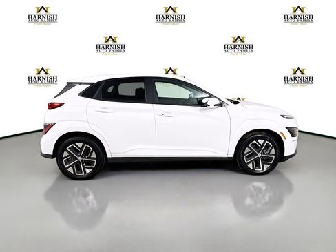 Used 2023 Hyundai Kona SE w/ Cargo Package FWD image 8