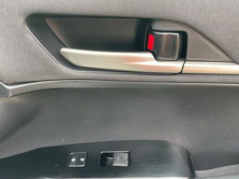 Used 2025 Toyota Camry LE FWD image 13