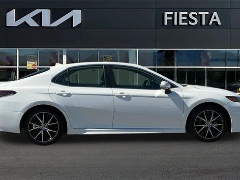 Used 2024 Toyota Camry SE w/ Audio Upgrade Package image 6