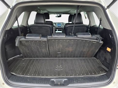 Used 2016 Toyota Highlander Limited Platinum image 6
